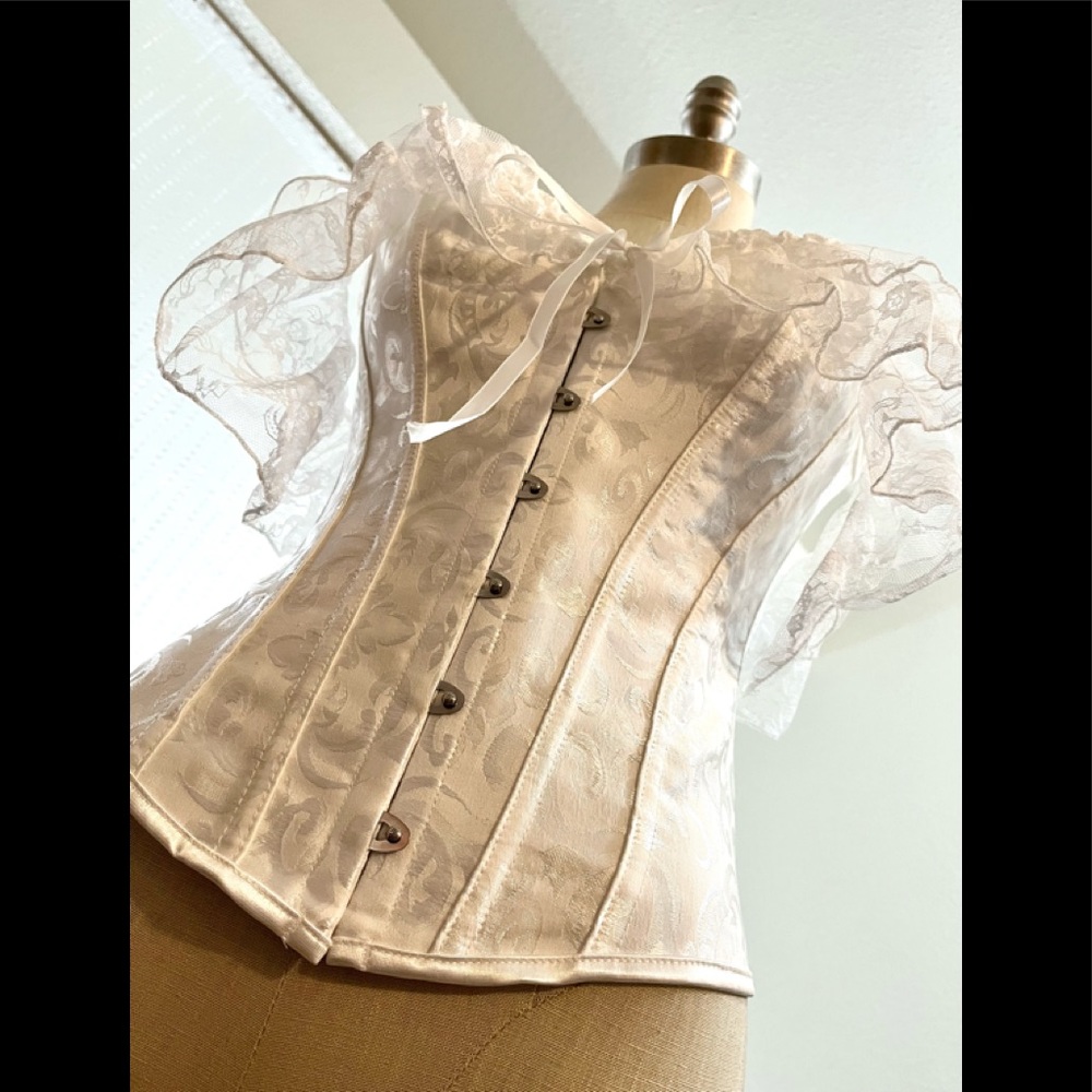 NEW !!!! M White Lace Sleeve Cosplay Corset Lingerie